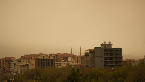 Diyarbakır ve Şırnak’ta toz taşınımı etkili oldu