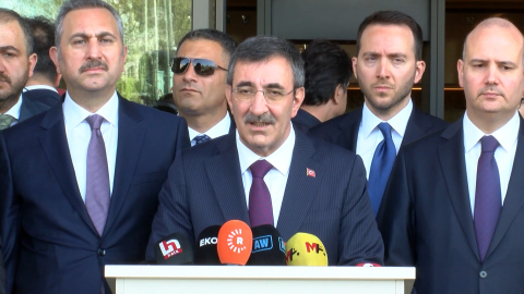 İstanbul- Siyasilerden Sırrı Süreyya Önder'e hastanede ziyaret