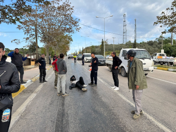 Traktörden dökülen yağ nedeniyle kontrolden çıkan motosiklet devrildi: 2 yaralı