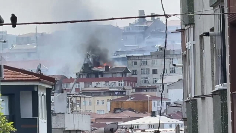 İstanbul - Bağcılar'da binanın çatısında yangın - 2 / Ek fotoğrafla