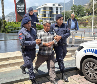 Antalya- Koyuna kalın iple vurup, defalarca tekmeleyen şüpheli tutuklandı  (2) /Video eklendi