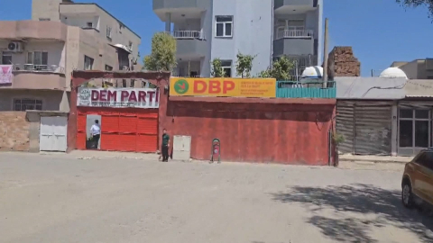 DEM Parti Cizre İlçe Teşkilatı'nın olduğu binada çıkan yangın söndürüldü