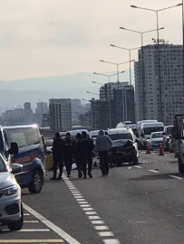 Kaza sonrası aracından inen sürücü, otomobilin çarpması sonucu öldü
