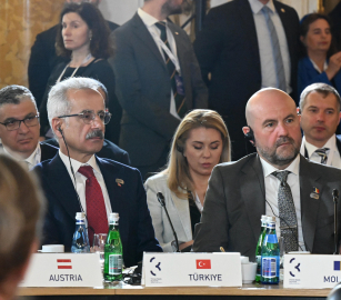 Bakan Uraloğlu, Üç Deniz Girişimi 10’uncu Zirvesi'nin açılış oturumuna katıldı