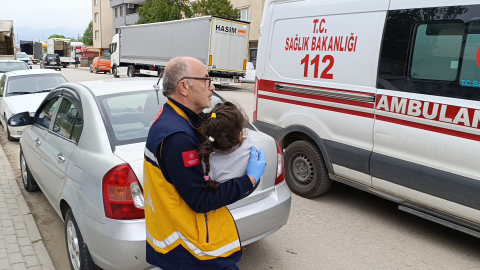 4 metreden moloz çuvallarının üzerine düşen Ayşe, yaralandı