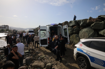 Trabzon'da denize giren 2 arkadaş, boğuldu