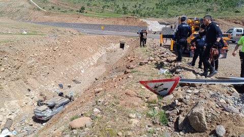 Bingöl'de otomobil dere yatağına devrildi; 7 yaralı