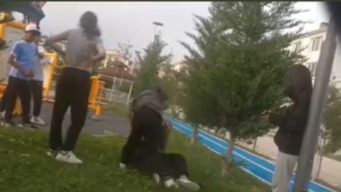 Ortaokul öğrencisine akran zorbalığı kamerada; soruşturma başlatıldı