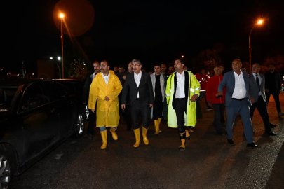 Kadirli'de sağanak yağış sele neden oldu (2)