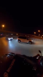 İstanbul- Kadıköy'de otomobile arkadan çarptı, motosikletli son anda kurtuldu; kaza anı kamerada