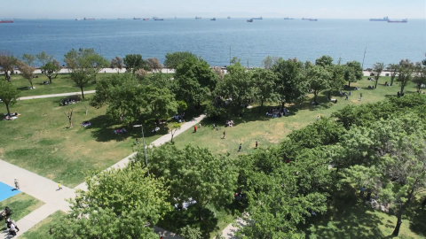 İstanbul- İstanbullular tatil ve sıcak havada parklarla sahillere akın etti