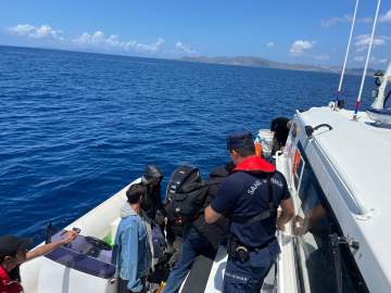 Muğla’da 33 kaçak göçmen kurtarıldı