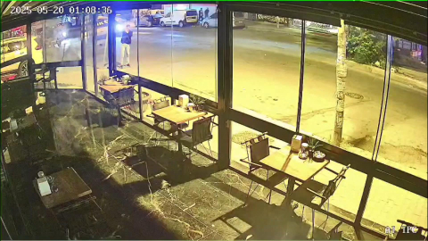 İstanbul - Esenyurt'ta iş yeri husumetli olduğu kuzeni tarafından kurşunlandı; o anlar kamerada