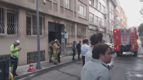 İstanbul - Şişli’de apartman dairesinde yangın: 1 ölü / Ek görüntü - Geniş haber