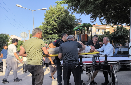 Bursa'da, otomobille çarpışan motosikletli ağır yaralandı
