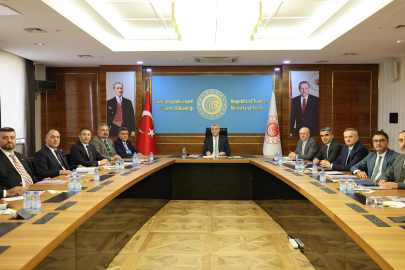 Bakan Bolat, uluslararası nakliyecilerle bir araya geldi