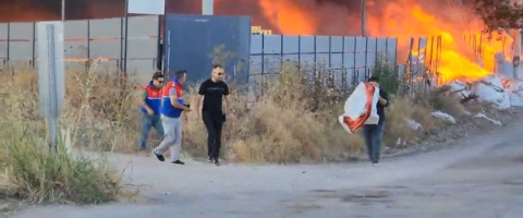 Bursa'da plastik fabrikasında yangın (2)