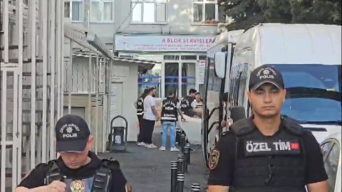 İstanbul - 'Yolsuzluk' soruşturmasında aralarında belediye başkanlarının da olduğu 13 şüpheli adliyeye sevk edildi -2