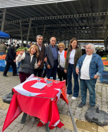 Türk bayrağı masa örtüsü olarak kullanıldı, ilçe başkanına 3 yıl hapis istendi
