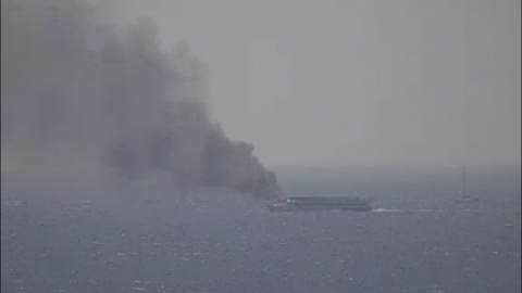 İstanbul - Kınalıada teknede yangın; yolcular denize atlayarak kurtuldu -3 / Yolcuların tekneden denize atlaması