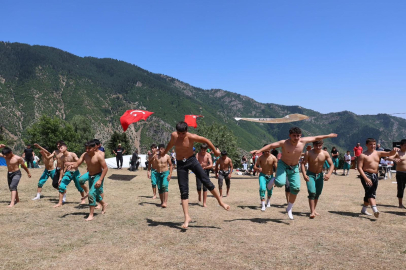 Artvin'de karakucak güreşleri düzenlendi