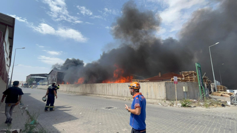 Eskişehir’de fabrikada çıkan yangın, 2 fabrikaya daha sıçradı (2) / Video eklendi