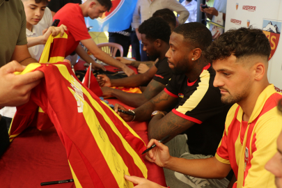 Kayserispor’da imza günü etkinliği devam etti