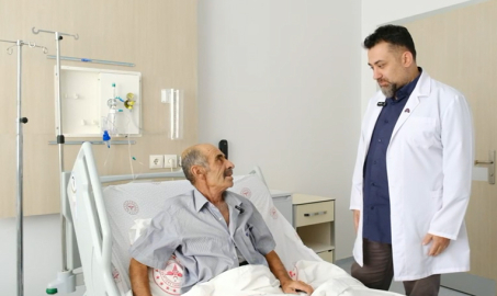 İneğin teptiği çiftçi, yelken göğüs ameliyatıyla sağlığına kavuştu