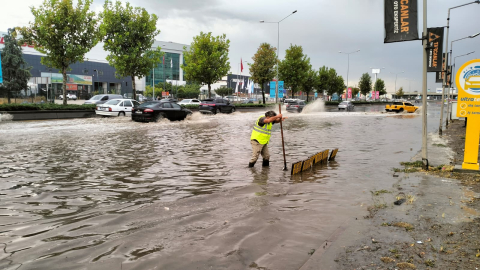 Ankara'da sağanak; yollar göle döndü/ Ek fotoğraflar