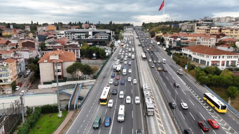 İstanbul - İstanbul'da yeni eğitim öğretim yılının ilk günü trafik yoğunluğu -2 /Görüntü eklendi