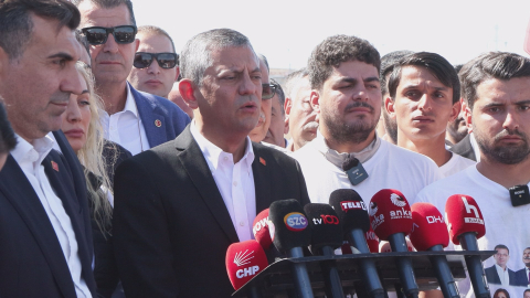 İstanbul - Özgür Özel Adana'dan 'Özgürlük Yürüyüşü' başlatan Gençlik Kolları üyelerini Silivri'de karşıladı
