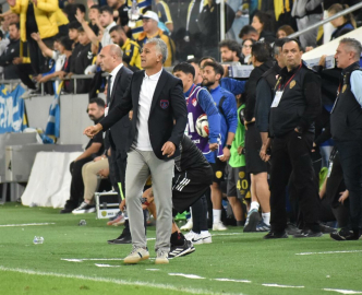 Altınordu geçen sezonu mumla arıyor