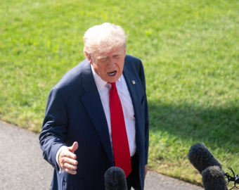 Trump, Şarm el-Şeyh Barış Zirvesi'ne katılmak üzere Mısır'da