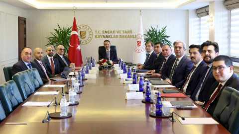 Bakan Bayraktar, BAE merkezli enerji şirketi Masdar'ın CEO'su Ramahi'yi kabul etti