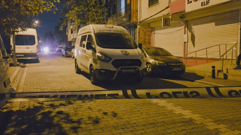 İstanbul - Esenyurt'ta sokakta yürüyen 4 arkadaşa silahlı saldırı: 1 ölü, 3 yaralı