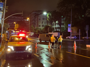 İstanbul - 29 Ekim Cumhuriyet Bayramı provaları nedeniyle bazı yollar trafiğe kapatıldı