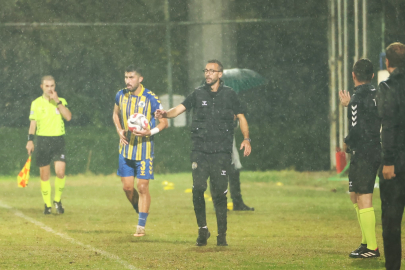 Menemen FK fırsat tepti