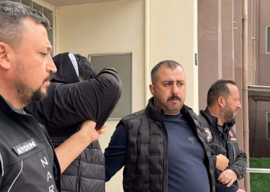Sürücüsünün ‘dur’ ihtarına uymadığı otomobilden uyuşturucu çıktı; 2 tutuklama