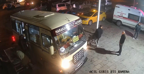 Dolmuş şoförü kalp krizi geçiren yolcusunu hastaneye yetiştirdi