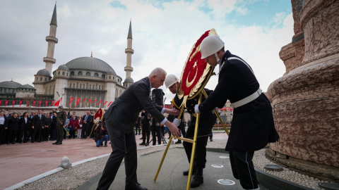 İstanbul- 29 Ekim Cumhuriyet Bayramı öncesi Taksim'de tören düzenlendi