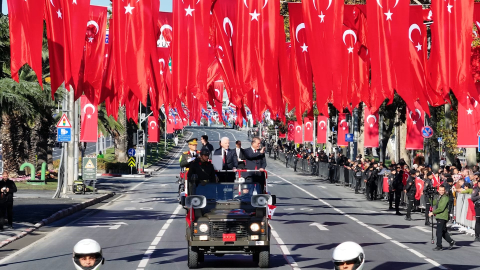 İstanbul - Cumhuriyetin 102'nci yılı Vatan Caddesi'nde kutlandı