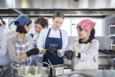 Japon öğrencilere Türk mutfağı dersi