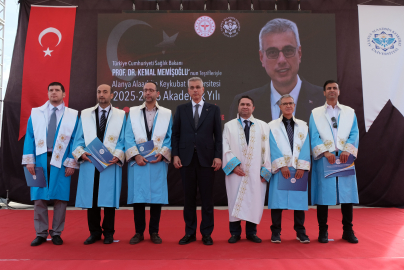 Sağlık Bakanı Memişoğlu: Türkiye hala bir sığınak, bir umut kapısıyız