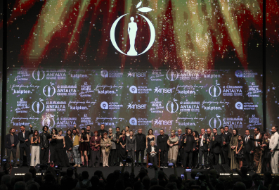 Altın Portakal'a 7 ödülle 'Tavşan İmparatorluğu' damga vurdu/ Ek fotoğraflar