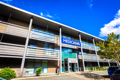 Medicana İngiltere açıldı, Romanya için imzalar atıldı