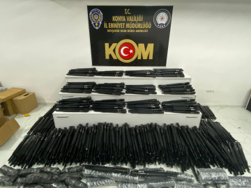 Konya’da yüzlerce tüfek ve tabanca ile silah parçaları ele geçirildi