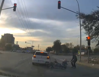 Adana’da motosiklet kazaları kamerada