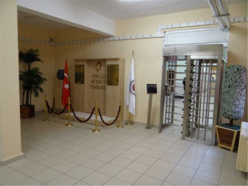 Cezaevinde babasının öldüresiye dövdüğü kızın durumu iyiye gidiyor