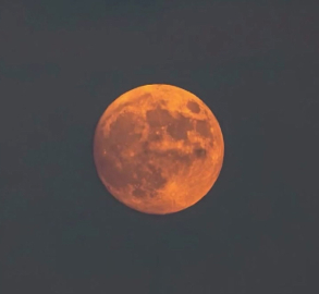 Antalya semalarında 'Kunduz Süper Dolunayı' görüntülendi