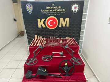 İzmir’deki operasyonda 1142 adet tarihi eser ele geçirildi